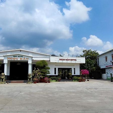 Khách Sạn Ngọc Hân Ap Vinh Phu Esterno foto
