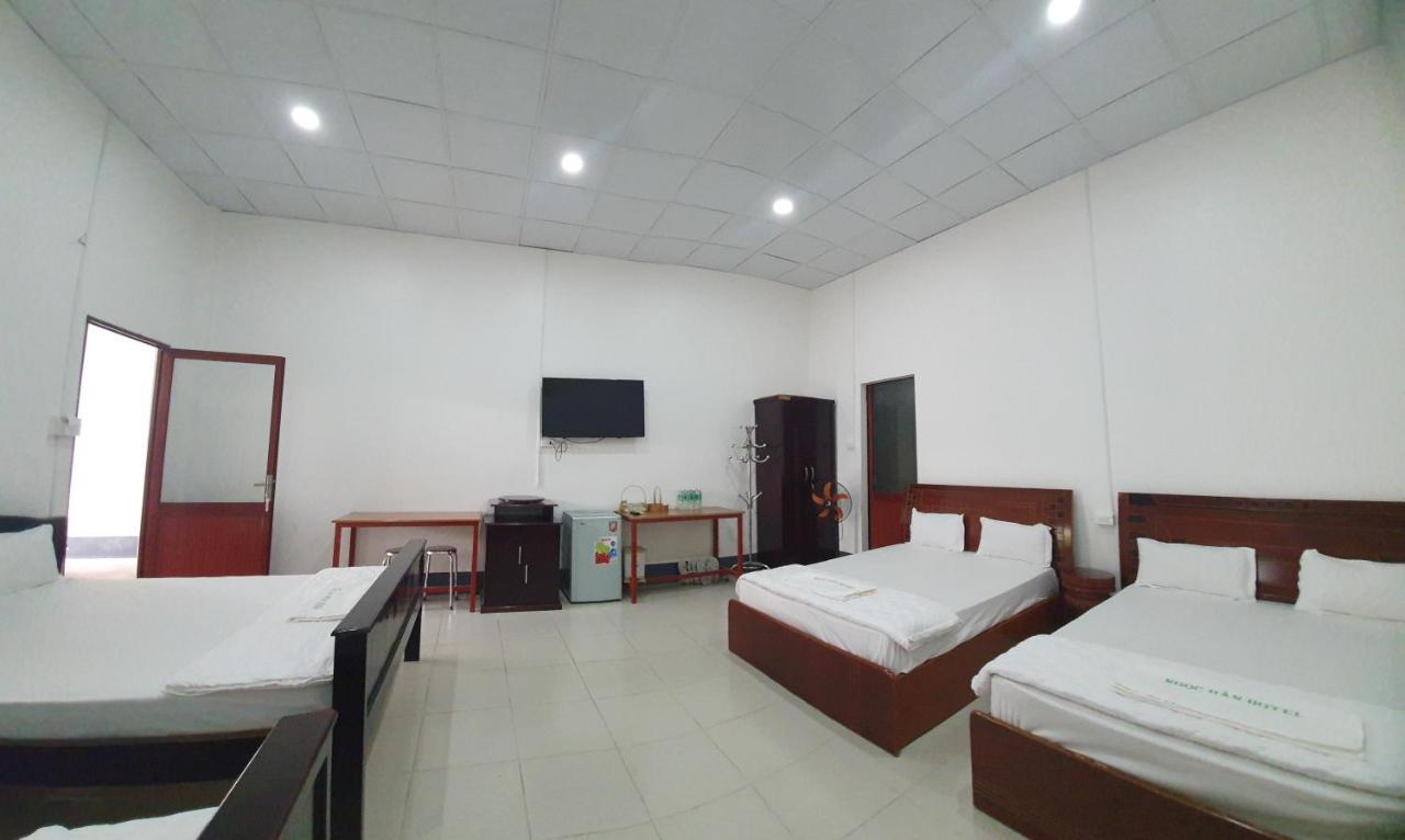 Khách Sạn Ngọc Hân Ap Vinh Phu Esterno foto