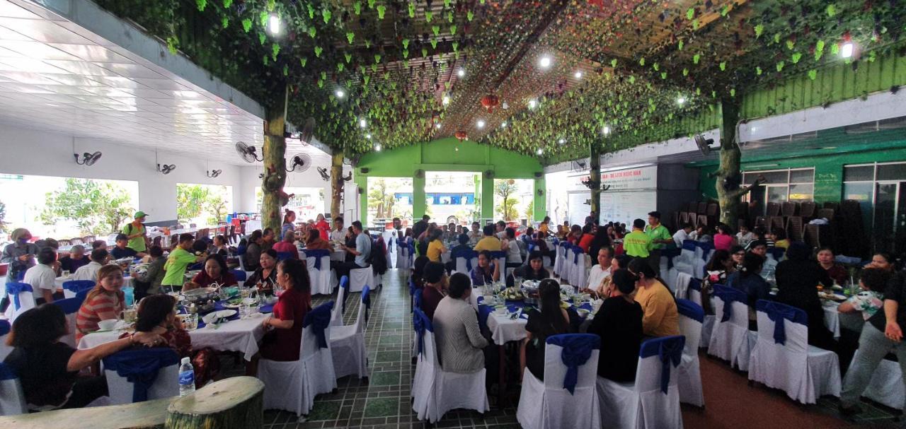 Khách Sạn Ngọc Hân Ap Vinh Phu Esterno foto