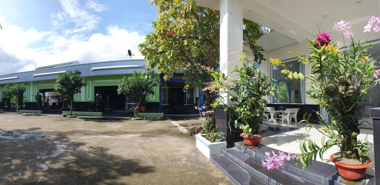Khách Sạn Ngọc Hân Ap Vinh Phu Esterno foto