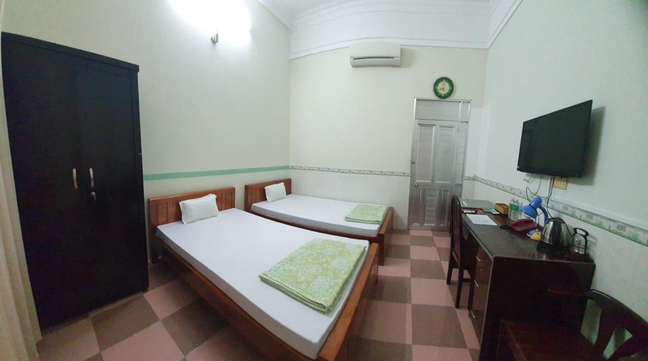 Khách Sạn Ngọc Hân Ap Vinh Phu Esterno foto