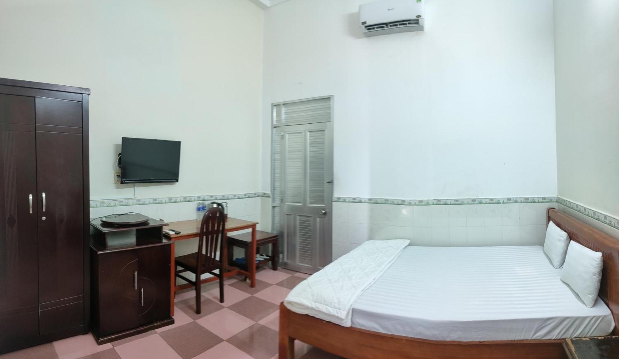 Khách Sạn Ngọc Hân Ap Vinh Phu Esterno foto