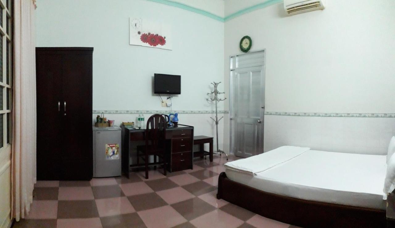 Khách Sạn Ngọc Hân Ap Vinh Phu Esterno foto