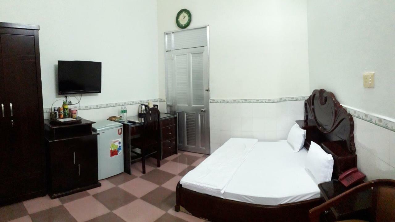 Khách Sạn Ngọc Hân Ap Vinh Phu Esterno foto