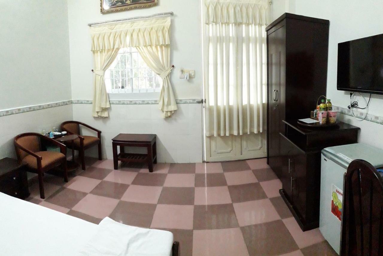 Khách Sạn Ngọc Hân Ap Vinh Phu Esterno foto