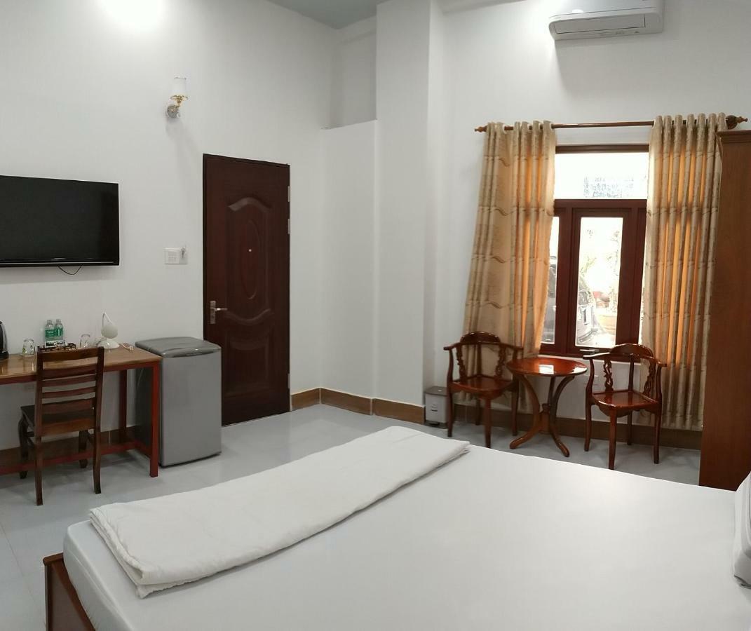 Khách Sạn Ngọc Hân Ap Vinh Phu Esterno foto